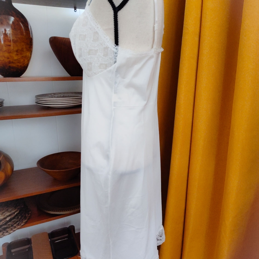 Vintage Beautiful Feminine White Lace Slip Size 36 SH Petite - Picture 3 of 5